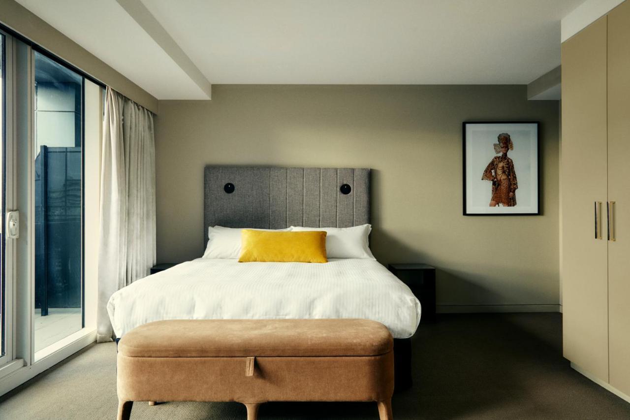 The Kinson Hotel Мелбърн Екстериор снимка A bedroom at the hotel