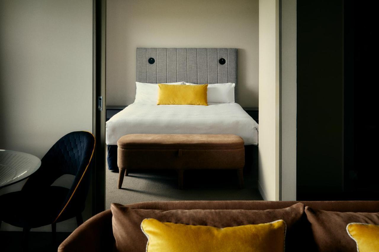 The Kinson Hotel Мелбърн Екстериор снимка A bedroom at the hotel