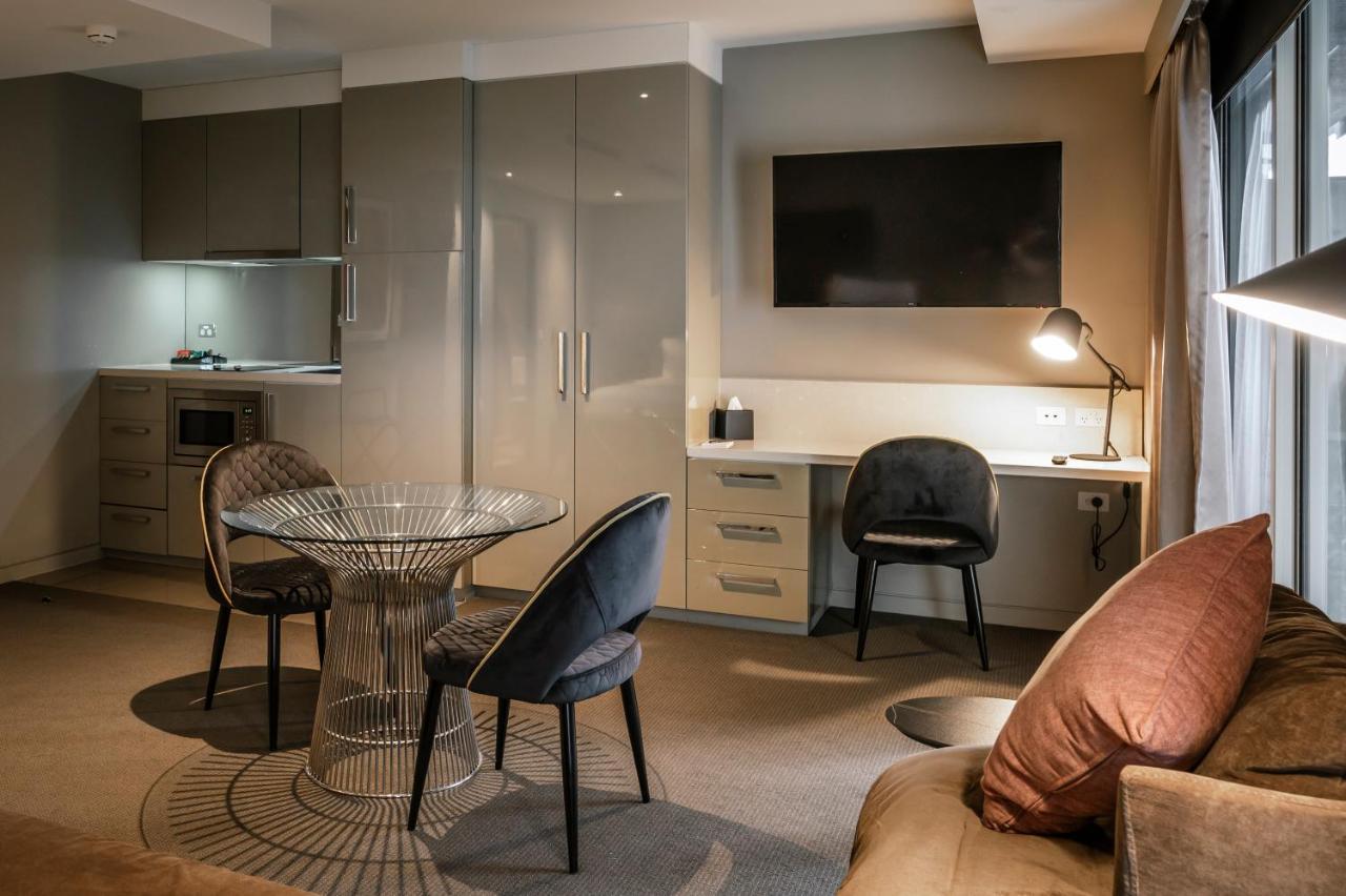 The Kinson Hotel Мелбърн Екстериор снимка A typical studio apartment